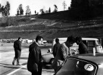 Pierwszy z lewej Aleksander Sobański, w okularach Adam Wędrychowski. Z tyłu Alpine 1300 Komornickiego z urwaną linką sprzęgła. Oczywiście nie mieliśmy zapasowej i w tym miejscu rajd się dla nas skończył.